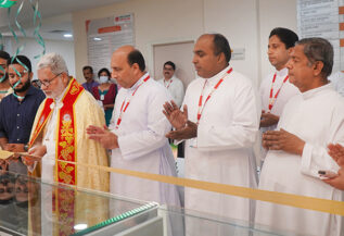 Inauguration Of Optical Shop at Mar Sleeva Medicity Palai